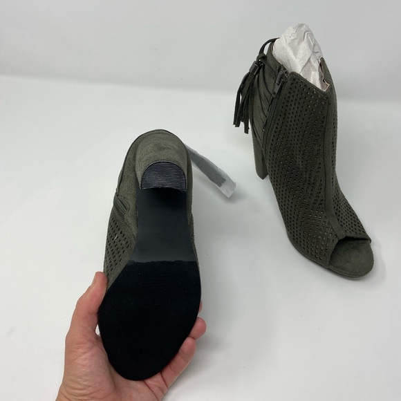 Catherine Malandrina - Picture 3 of 6